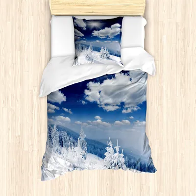 Produktbild von ABAKUHAUS Winter Mantele, Schnee bedeckte Bäume, Milbensicher Allergiker geeignet mit Kissenbezügen, 135 cm x 200 cm - 80 x 80 cm, Blau Weiss