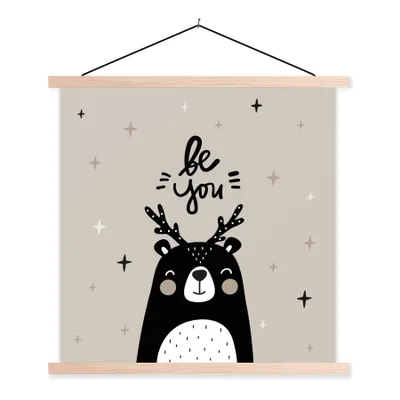 Produktbild von MuchoWow® Textilposter Sprichwörter - Sei du - Kinder - Zitate - Baby - Jungen - Mädchen 60x60 cm mit holzfarbenen Rahmen - Wanddekoration