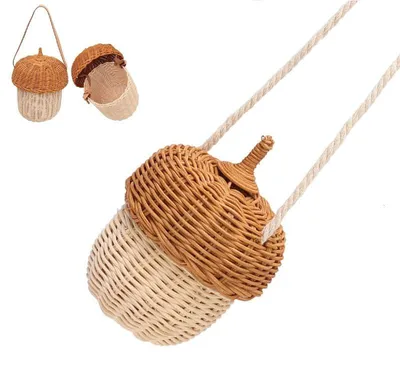 Image de Sac à bandoulière en rotin avec motif de gland, 16 cm/6,3 pouces - Panier tressé à la main pour enfants, idéal pour le rangement et la décoration, parfait pour la maison, la chambre d'enfant et la photographie.