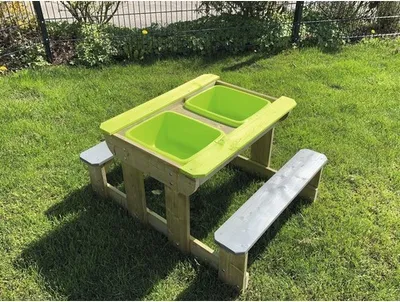 Obrázek produktu pro Dřevěný stůl na písek a vodu včetně krytu a laviček 100x80x53 cm přírodní zelený