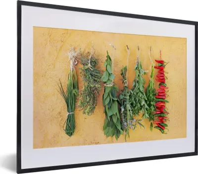 Produktbild von MuchoWow® Gerahmtes Poster Mediterrane Kräuter 40x30 cm - Poster mit Schwarzem Bilderrahmen Wandposter Rahmen Foto Bilder - Bilderrahmen - Poster im Rahmen