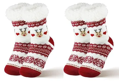 Productafbeelding van Kerstsokken - 2 paar - met teddyfleece voering en een antislipzool - met nopjes - kerstthema: rendierkop - kerstsok - rood