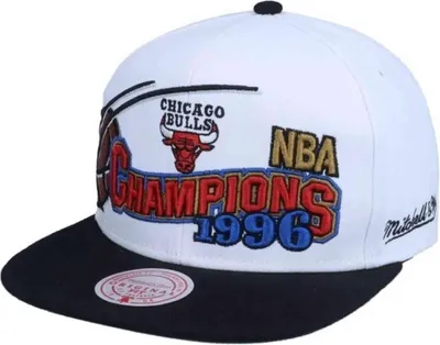 Produktbild von Mitchell & Ness Strapback Cap - Chicago Bulls 1996 Champions