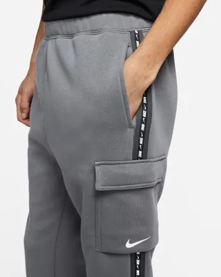 Produktbild von Jogginghose NIKE M NSW Repeat Fleece Cargo BB Grau Grau XXL