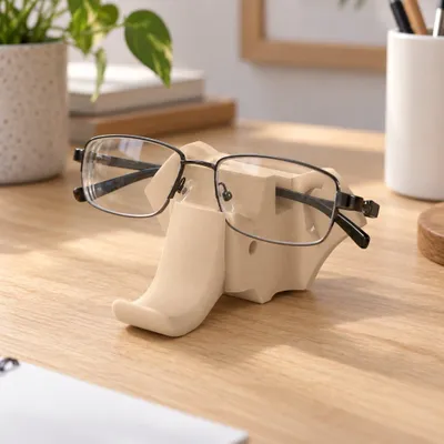 Produktbild von Brillenständer Elefant 8,4 cm aus PLA, für Schreibtisch und Nachttisch – Olivgrün