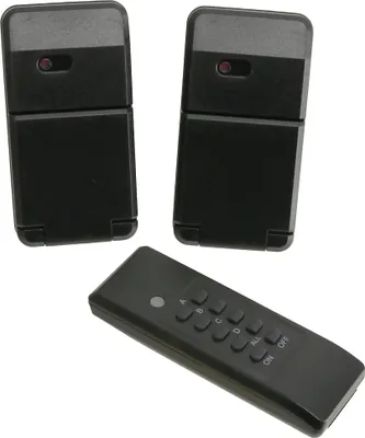 Produktbild von mumbi 2er Set Outdoor Funksteckdosen - 2 x Funksteckdose für Aussen + 1 x Fernbedienung - Plug & Play - 1100 Watt