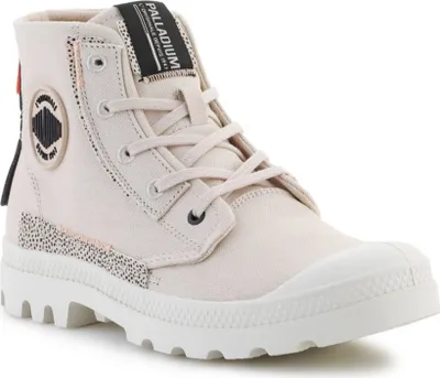 A single Palladium Pampa Underlayer boot in cream.