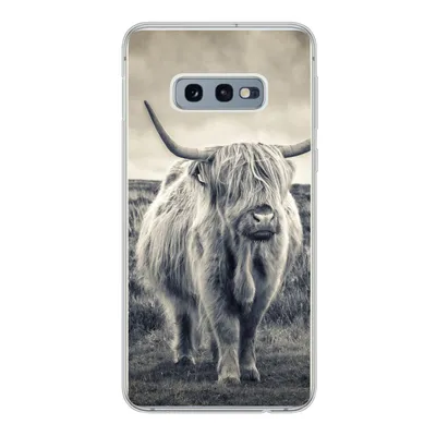 Produktbild von MuchoWow® Handyhülle Schutzhülle Hülle für Samsung Galaxy S10e Schottischer Hochländer - Tiere - Wolken - Kuh - Natur Silikon Softcase Handy Hülle - Handy