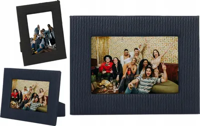 Productafbeelding van Zwarte staande fotolijst voor foto's van 10x15 cm, model "Pion", van LoveInstant