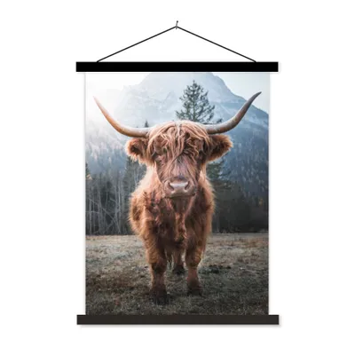 Produktbild von MuchoWow® Textilposter Schottischer Hochländer - Kuh - Tiere - Berg - Natur 90x120 cm mit schwarzem Rahmen - Dekoration