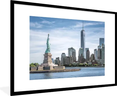 Produktbild von MuchoWow® MuchoWow® Gerahmtes Poster New York - Freiheitsstatue - Wasser 90x60 cm - Poster mit zchwarzem Bilderrahmen - Wanddekoration - Fotos