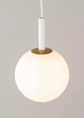 Imagen del producto de Lámpara colgante blanca, diseño minimalista y moderno, con esfera de vidrio blanca. Gama 1xG9, 12W. Marca: Sigma Lighting