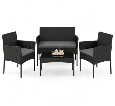 Immagine prodotto di Set da giardino KOMFOTTEU, composto da 4 pezzi: un tavolino in vetro, 2 sedie e una panca. Set di sedute da esterno in rattan con struttura in metallo, dotato di cuscini imbottiti. Ideale per terrazzi, balconi, giardini e piscine
