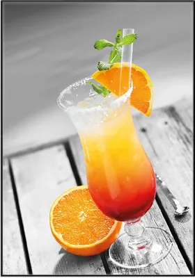 Produktbild von Wallario Wandbild Bunter Cocktail am Pool mit Hintergrund in schwarz weiß, Größe: 70,30 x 100,30 cm, Poster mit schwarzem Aluminiumrahmen