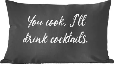 Produktbild von MuchoWow® Zierkissen Sofakissen Wohnzimmer Dekokissen 50x30 cm Zitate - Cocktail - Du kochst, ich trinke Cocktails - Sprichwörter - Kochen - Wohnzimmerdekoration - Polster mit Photo