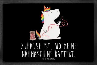 Produktbild von Mr. & Mrs. Panda fußmatte Einhorn Näherin 60 x 90 cm - Schwarz - Geschenk, Sauberlaufmatte, Basteln, Bodenvorleger, Unicorn, Häkeln, Stricken, Schmutzfangmatte, Einhörner