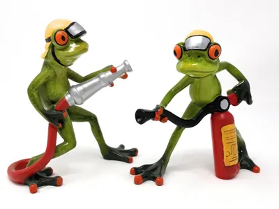 Produktbild von Formano 2er Set lustige Frösche Figur Frosch  Rasenmähergang Poly 16 cm