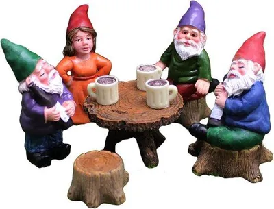 Produktbild von Set mit 6 Miniatur-Gartenzwergen, lustige Dekofiguren für Garten, Terrasse, Rasen und Tisch, aus Kunststoff, 4,2 x 3,8 x 7 cm
