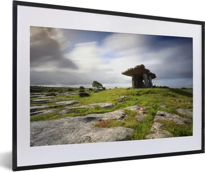 Produktbild von MuchoWow® Gerahmtes Poster Ein altes Hünenbett 60x40 cm - Poster mit Schwarzem Bilderrahmen Wandposter Rahmen Foto Bilder - Schlafzimmer - Plakat in Rahmen - Drucken