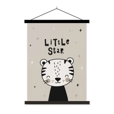 Produktbild von MuchoWow® Textilposter Zitate - Sprichwörter - Kleiner Stern - Kinder - Baby 40x53 cm mit schwarzem Rahmen - Abbildung