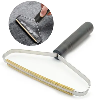 Image de Brosse, peigne, rouleau, rasoir pour enlever les cheveux et les poils