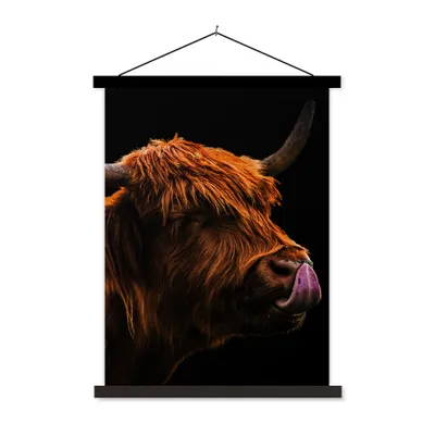 Produktbild von MuchoWow® Textilposter Schottischer Highlander - Zunge - Nase 60x80 cm mit schwarzem Rahmen - Plakathalter