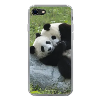 Produktbild von MuchoWow® Handyhülle Schutzhülle Hülle für iPhone SE 2022 Pandas - Gras - Stein Silikon Softcase Handy Hülle - Schutzhülle