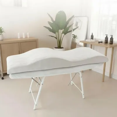 Produktbild von Wellenmatratze 180x60 cm mit Memory-Schaum & Veloursbezug – Anatomische Matratze für Kosmetikliege, Wimpernverlängerung & PMU, Weiß