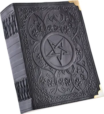 Produktbild von Schwarzes Lederbuch mit Pentagramm, ca. 18 x 23 cm