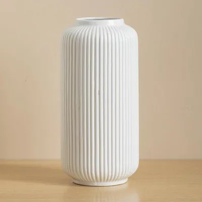 Zdjęcie produktu dla Biały wazon ceramiczny – 25 cm – pofałdowany – nowoczesna dekoracja