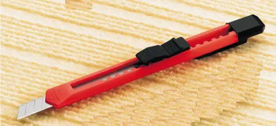 Image de Cutter Universel 9mm S/carte - L'outil Parfait