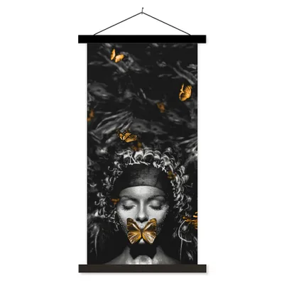 Produktbild von MuchoWow® Textilposter Frau - Schmetterlinge - Schwarz - Weiß 40x80 cm mit schwarzem Rahmen - Wandemalerei