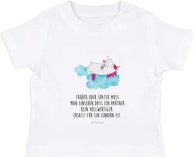 Produktbild von Mr. & Mrs. Panda  T-Shirt Einhorn Verliebt 12. - 18. Monat - Weiß - Geschenk, Einhörner, Baby Baumwollshirt, Babyshirt, Wolke, Freundin, Shirt, Liebe, Unicorn