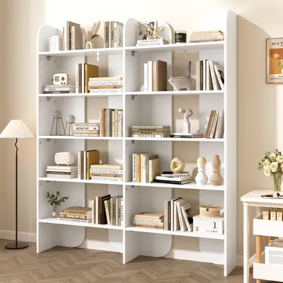 Imagen del producto de Estantería de cinco niveles, con una altura de 160 cm, un ancho de 135 cm y una profundidad de 25 cm. Estantería abierta en color blanco, ideal para salones, estudios y oficinas