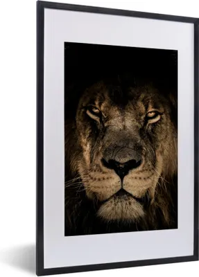 Produktbild von MuchoWow® Gerahmtes Poster Löwe - Tiere - Schwarz - Porträt 40x60 cm - Poster mit Schwarzem Bilderrahmen Wandposter Rahmen Foto Bilder - Poster in Rahmen