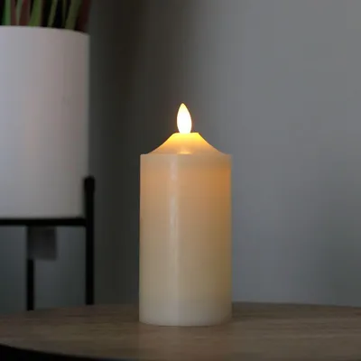 Produktbild von LED Wachskerze elfenbein 7,5x17,5cm Altarkerze Stumpenkerze Weihnachtskerze