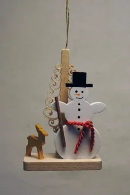Produktbild von Baumbehang Schneemann mit Reh Höhe 7cm NEU