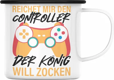 Produktbild von Trendation - Reichet Mir Den Controller Der König Will Zocken Geschenk Gaming Jungs Emaille Tasse (Schwarz)