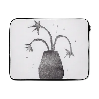 Produktbild von MuchoWow® Laptop Hülle 17 Zoll Laptoptasche Pflanze - Vase - Schwarz - Weiß - Blume - Zipper - Schutzabdeckung