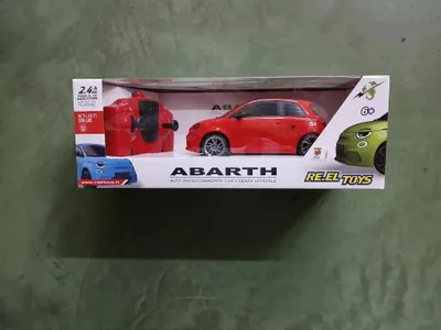 Produktbild von Modellauto Fiat Abarth 500E im Maßstab 1:24