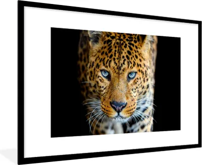 Produktbild von MuchoWow® Gerahmtes Poster Leopard - Tiere - Porträt - Wildtiere - Schwarz 90x60 cm - Poster mit Schwarzem Bilderrahmen Wandposter Rahmen Foto Bilder - Wanddekoration - Fotos