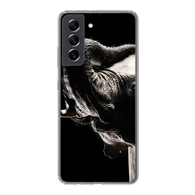 Produktbild von MuchoWow® Handyhülle Schutzhülle Hülle für Samsung Galaxy S21 FE Elefant - Schwarz - Tiere - Porträt Silikon Softcase Handy Hülle - Mobiltelefonhülle