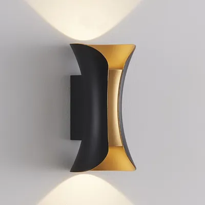 Produktbild von KOSILUM - Wandleuchte, Aluminium - Schwarz und gold - Foria