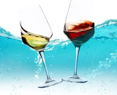 Produktbild von Schwimmende Weingläser, Set aus 2 – 420 ml, aus Tritan-Kunststoff, ideal für den Pool – lichtdurchlässig, perfekt für Picknick, Party, Garten und Camping