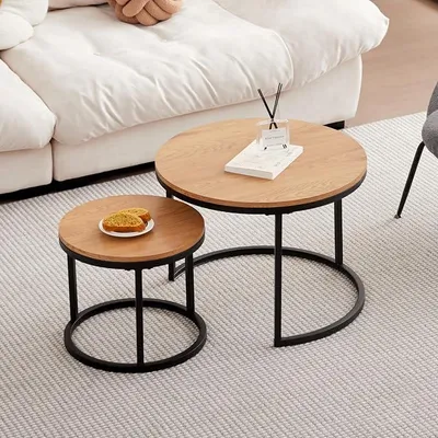 Imagen del producto de Conjunto de dos mesas auxiliares, mesa de centro apilable redonda para sala de estar, patas de metal lacadas, ideal para sala de estar, cafetería o dormitorio (60 x 45 cm y 40 x 35 cm) – Color marrón claro