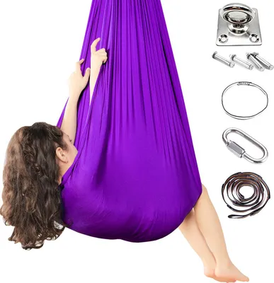 Produktbild von Kinderhängematte, Indoor-Therapie-Kuschelschaukel mit 360 ° drehbarer Deckenhaken, verstellbare Yoga-Lufthängematte Lila