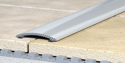 Produktbild von Übergangsprofil Ausgleichsprofil 40mm Edelstahl selbstklebend C 02
