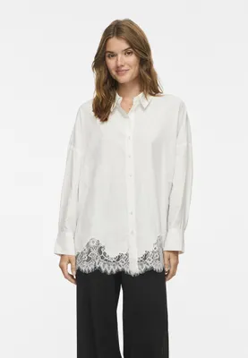 Productafbeelding van Stijlvolle blouse met lange mouwen, knoopsluiting, kentkraag en kant | Maat 38