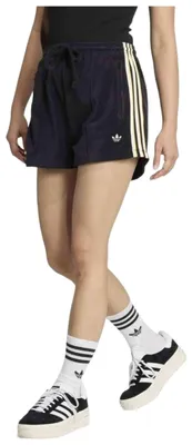 Imagen del producto de Pantalón corto Adidas KD1398 para Mujer