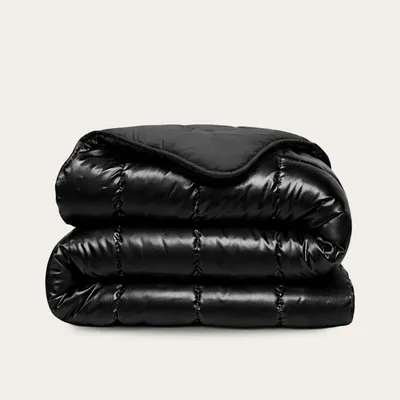 Produktbild von HappyBed Bettdecke | Satin Schwarz | Für das ganze Jahr